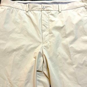 Mens Vineyard vines shorts. 44B. Khaki color just the right amount of stretch